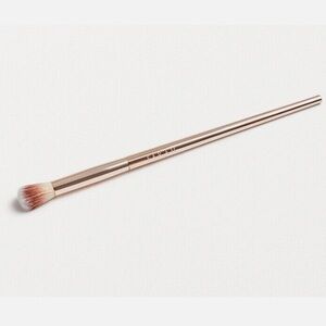 F.A.R.A.H. Eye Contour Brush